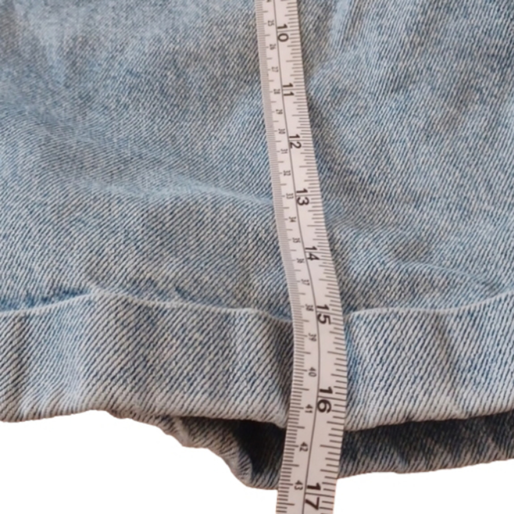 Calvin Klein vintage/ retro shorts. No tags at all, see measurements.  Mom style - Picture 8 of 10
